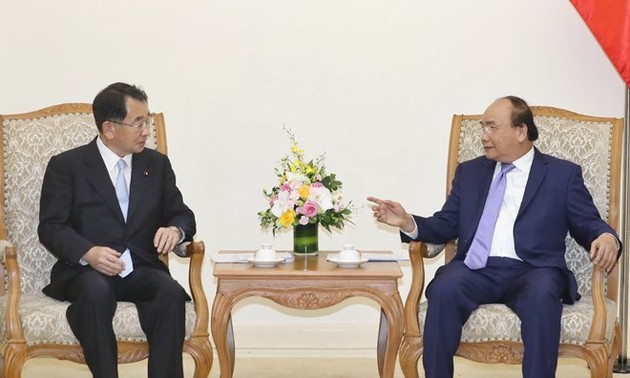 Нгуен Суан Фук принял председателя парламентского союза дружбы между Японией и Меконгом