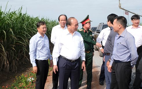 Премьер Вьетнама посетил строящийся завод по обработке сельскохозяйственной продукции в провинции Тэйнинь