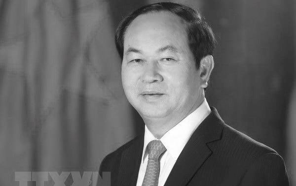 Политические партии и международные организации продолжают направлять телеграммы соболезнования в связи с кончиной президента Вьетнама Чан Дай Куанга