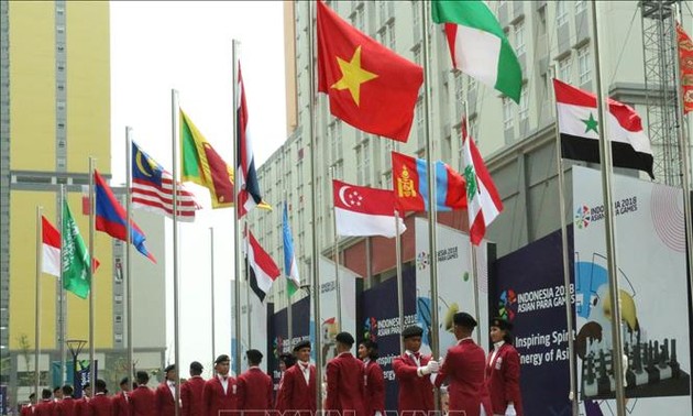 Церемония поднятия флага вьетнамской сборной на Азиатских Паралимпийских играх 2018