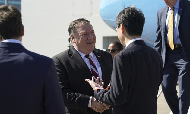 Япония и США договорились обсудить визит госсекретаря США Майкла Помпео в КНДР