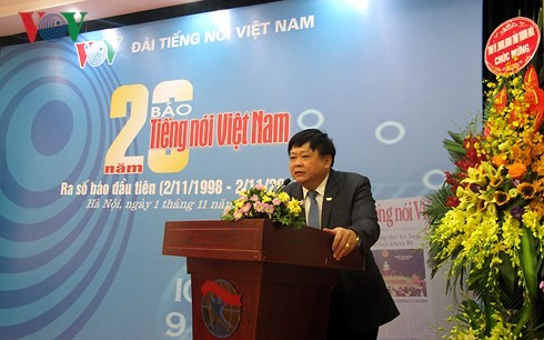 Празднование 20-й годовщины со дня выпуска первого номера газеты Радио «Голос Вьетнама»
