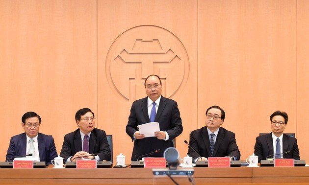 Нгуен Суан Фук председательствовал на заседании об осуществлении управления в экспериментальном порядке по модели городской администрации Ханоя