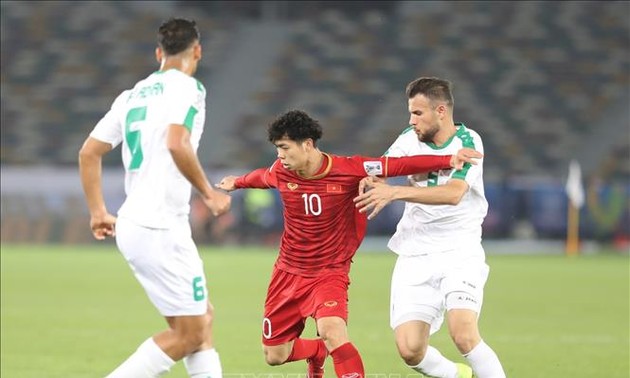 Южнокорейская газета воспевает вьетнамского футболиста Нгуен Конг Фыонга