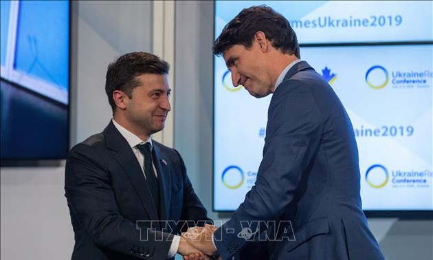 Президент Украины желает активизировать оборонное сотрудничество с Канадой
