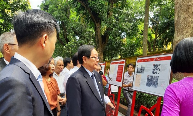 В Ханое открылась выставка «Хо Ши Мин – жизнь и деятельность через призму вьетнамских и международных архивных материалов»