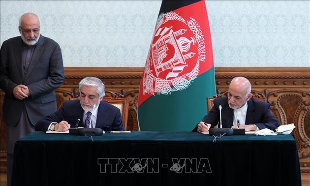 НАТО и США приветствуют соглашение о разделе власти в Афганистане 