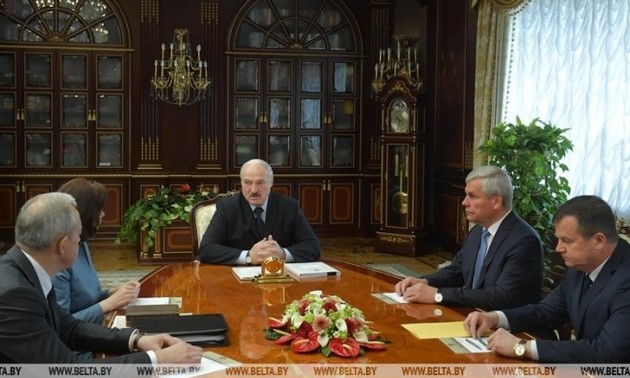 Президент Лукашенко распустил правительство Беларуси