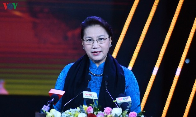 Председатель Национального собрания Вьетнама приняла участие в программе «Слава бойцам на передовой»
