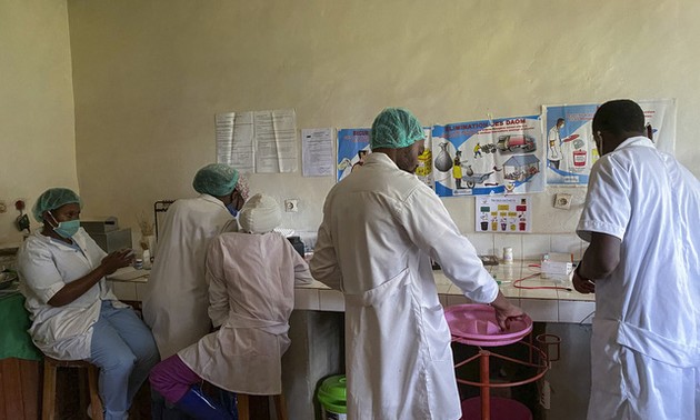 ВОЗ предупредила о высоком риске распространения Эболы в 6-ти африканских странах
