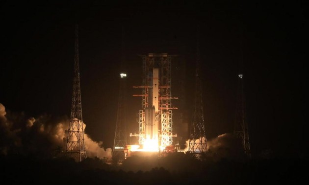 Китай успешно запустил космический грузовик “Тяньчжоу-2” к модулю формируемой на орбите станции 