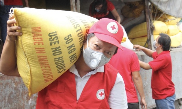 Общество Красного креста Вьетнама продолжает призывать население страны к поддержке борьбы с COVID-19