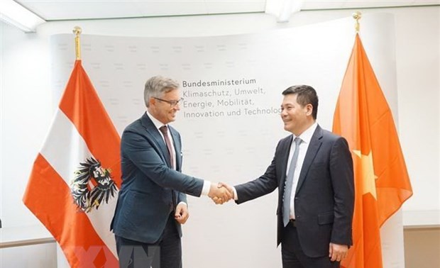 Вьетнам и Австрия стремятся к сотрудничеству в области возобновляемой энергетики и устойчивого развития 