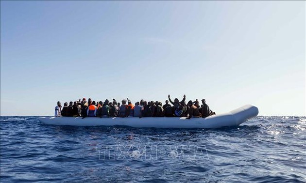 160 нелегальных мигрантов утонули у берегов Ливии