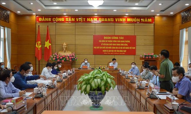 Мероприятия руководителей Партии и Государства Вьетнама в канун Лунного нового года 