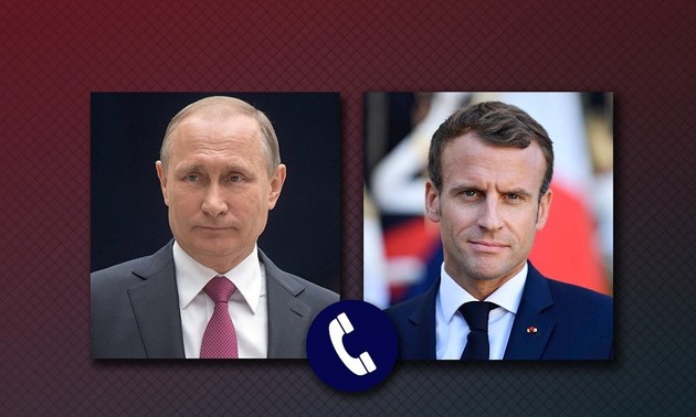 Лидеры РФ и Франции договорились поддерживать контакты      