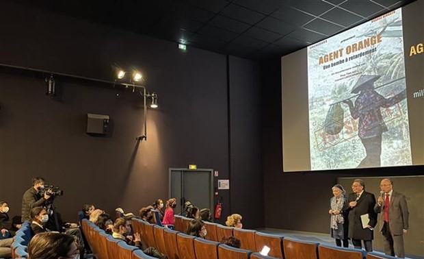 Во Франции прошли показ фильма и семинар в поддержку пострадавших от диоксина «эджент-орандж» во Вьетнаме