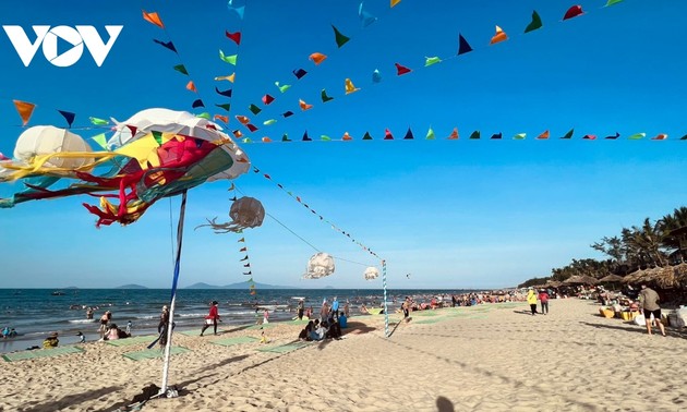 Открылся морской Фестиваль  на тему «Хойан - летние эмоции»