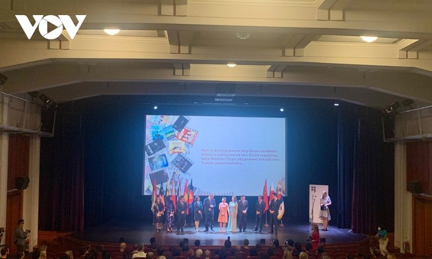 Вьетнам принимает участие в кинофестивале АСЕАН +3 в Праге 