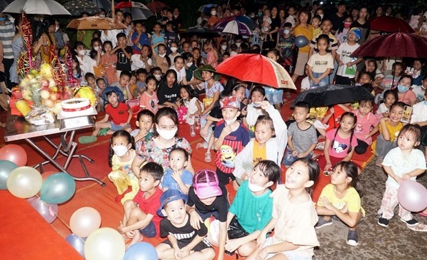 Вьетнамские дети за рубежом отметили Праздник середины осени 