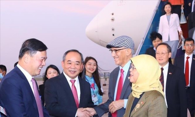 Президент Сингапура Халима Якоб начала государственный визит во Вьетнам
