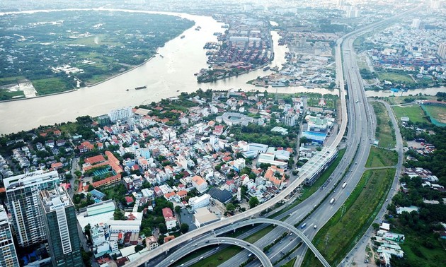 Перспективы в вопросе содействия развитию восточной части Южного Вьетнама 