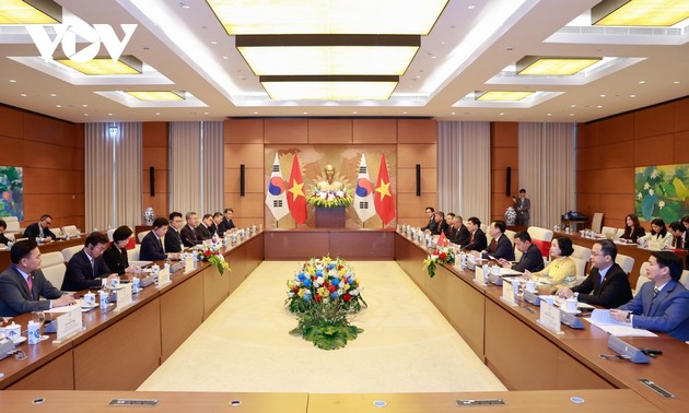 Вьетнам и Республика Корея намерены увеличить двусторонний товарооборот до 100 млрд. долларов США в 2023 году