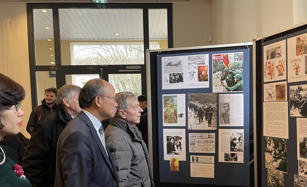 В Верьер-ле-Бюиссоне представлена книга и выставка, посвященная Парижскому мирному соглашению