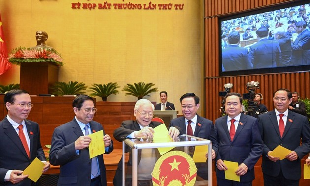Товарищ Во Ван Тхыонг избран Национальным собранием президентом СРВ