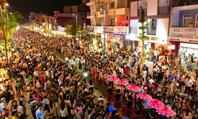 В Хюэ открылся Туристический карнавал 