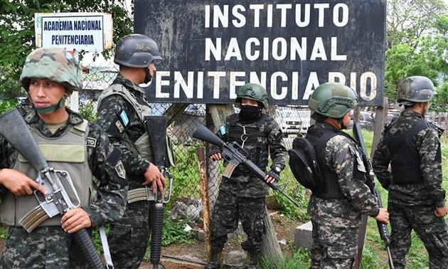 В Гондурасе введен комендантский час на фоне роста насилия