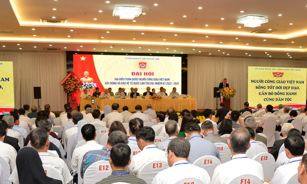 Открытие 8-го съезда вьетнамских католиков по строительству и защите Отечества
