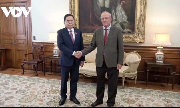 Вьетнам всегда занимает важную позицию во внешней политике Португалии, особенно в сотрудничестве в экономической области