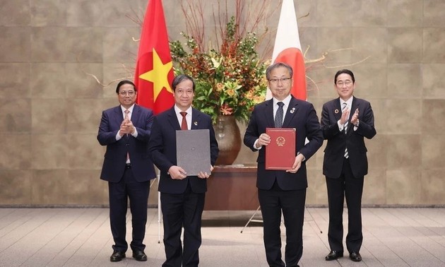 Японская общественность высоко оценила итоги поездки премьер-министра Фам Минь Тиня 