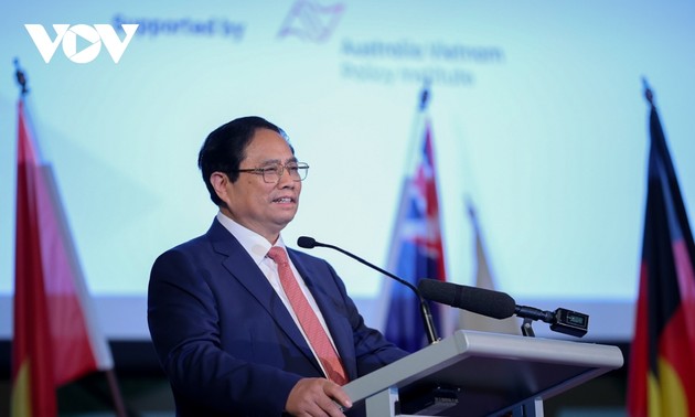 Премьер-министр Фам Минь Тинь принял участие во вьетнамо-австралийском бизнес-форуме 