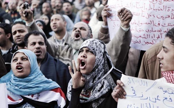 Demonstrations continue in Cairo to ask for a swift end to army rule