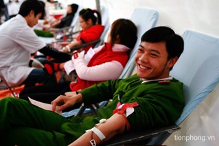 Blood donors applauded