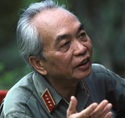 People from all walks of life commemorate General Vo Nguyen Giap