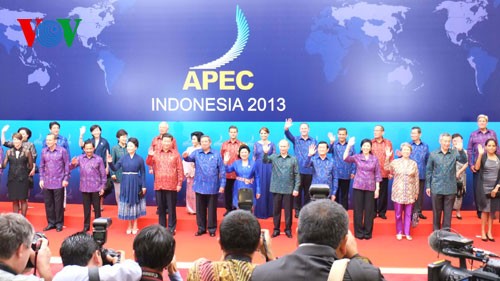 Vietnam contributes to the success of APEC Meeting