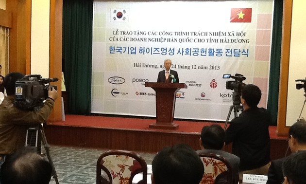 Korean enterprises contribute 200,000 USD to Hai Duong social work