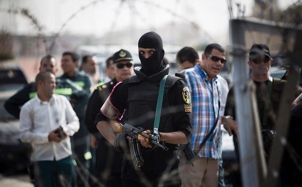 20,000 policemen deployed to secure Morsi trial