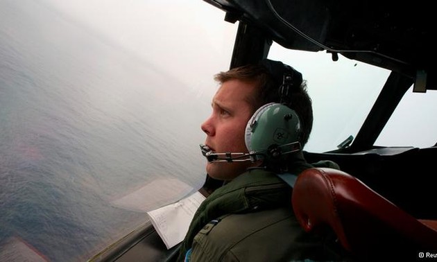 Search for missing Malaysian plane suspended