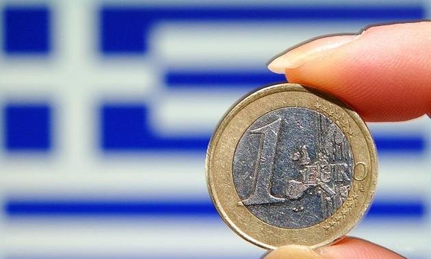 Euro zone considers possibility of Greek default