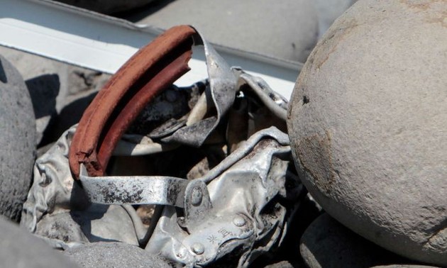 Debris found on Reunion Island is part of Boeing 777 wing