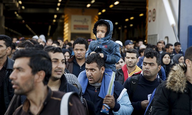 EU approves plan to resolve refugee crisis