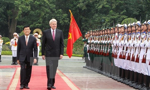 Iceland’s President ends visit to Vietnam