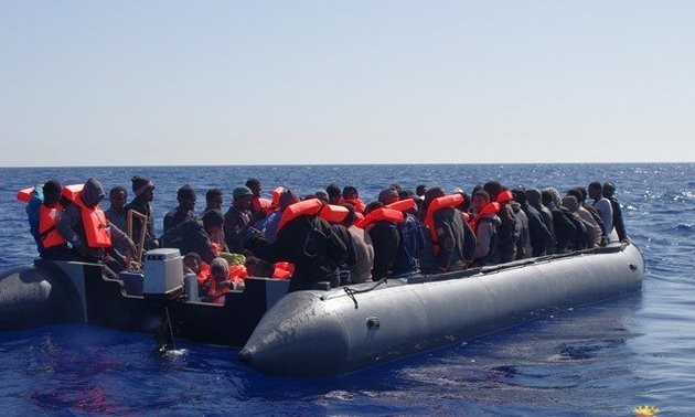 Migrant crisis: Significant drop in Mediterranean migrant deaths 