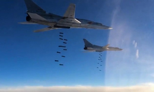  Russia’s bombers strike IS targets in eastern Syria