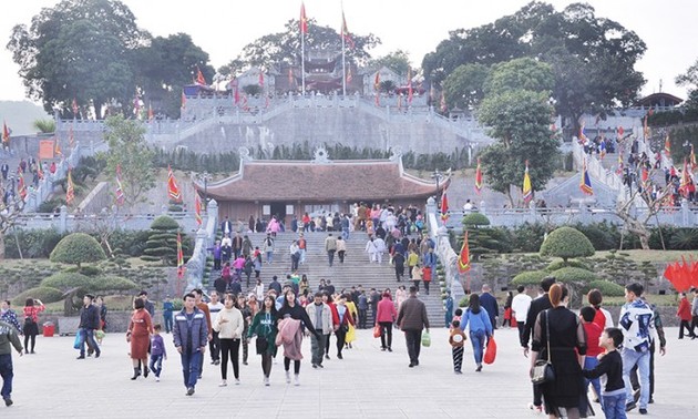  Cua Ong Temple Festival honors Tran dynasty’s merit