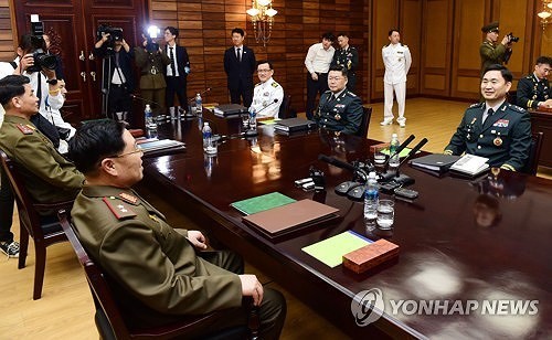 Two Koreas to resume military contact